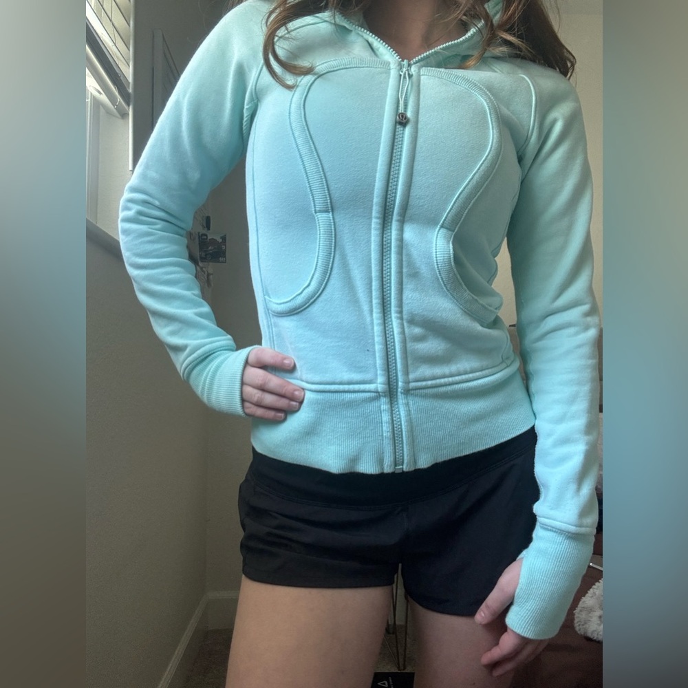 🍋SOLD🍋 Lululemon Light Blue size 2 scuba
